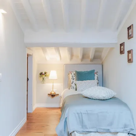 Charming City Escape With Cathedral Views Apartment *